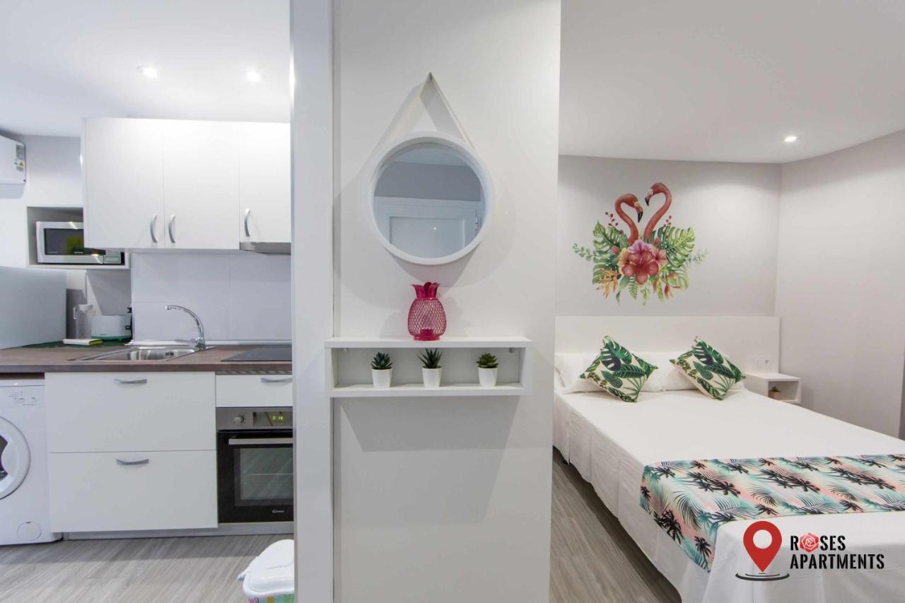 Roses Apartments Tropical Loft Vista Mar Lateral Esterno foto
