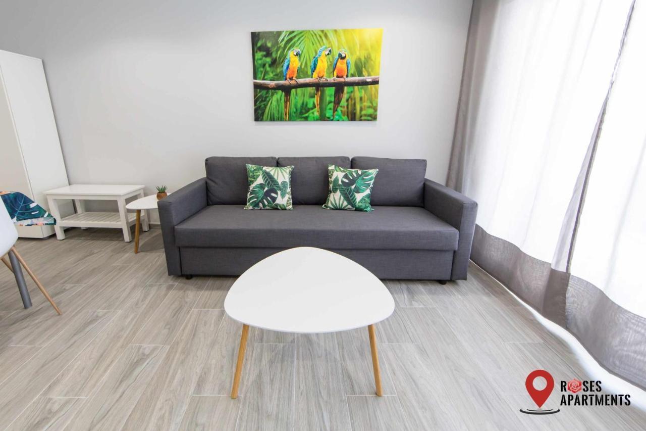 Roses Apartments Tropical Loft Vista Mar Lateral Esterno foto