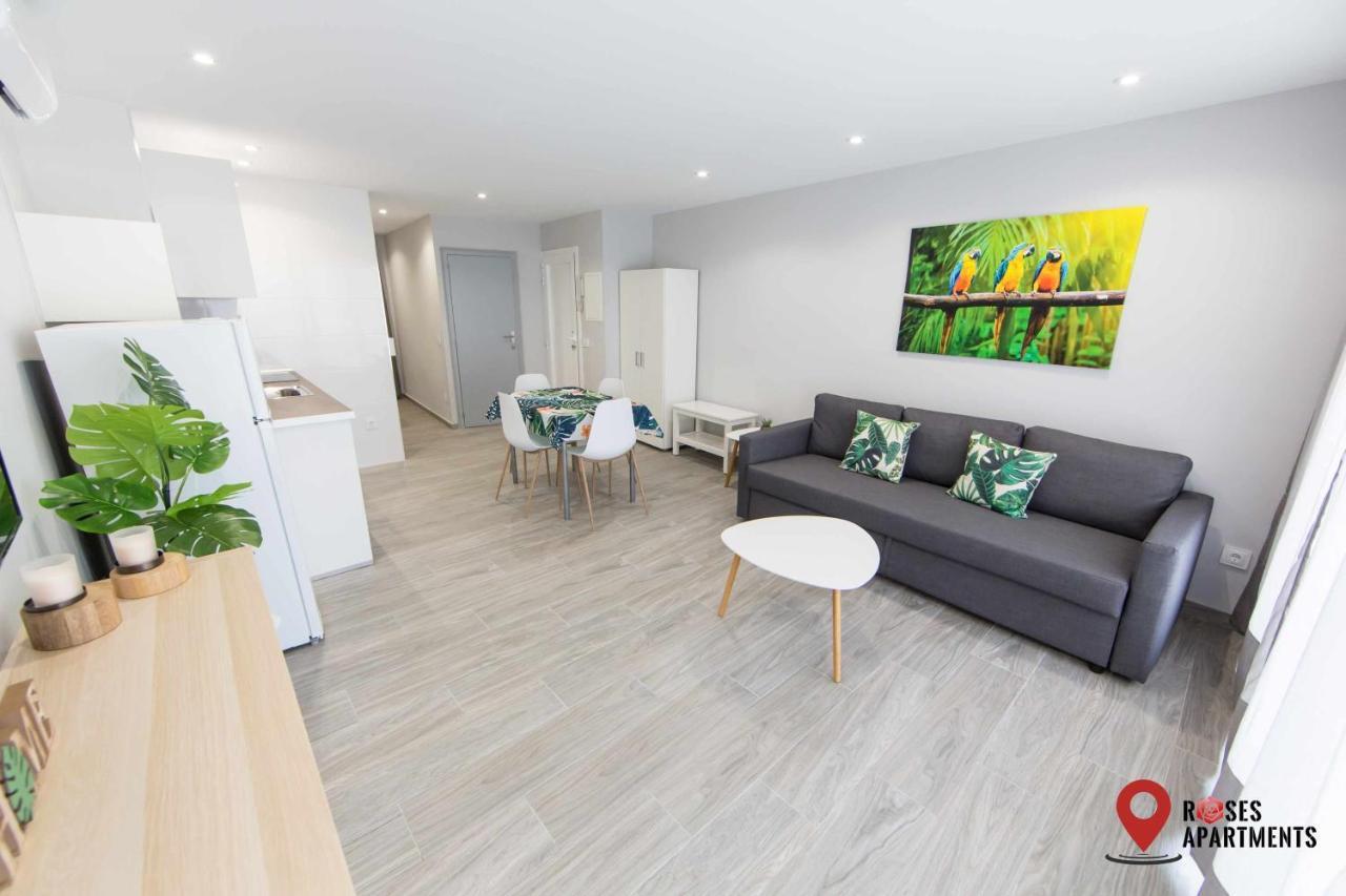 Roses Apartments Tropical Loft Vista Mar Lateral Esterno foto