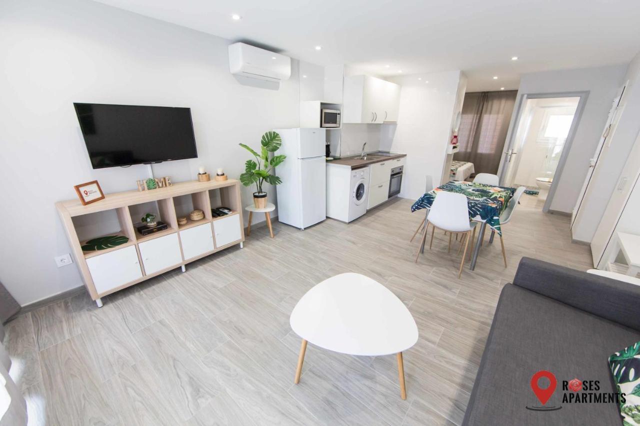Roses Apartments Tropical Loft Vista Mar Lateral Esterno foto