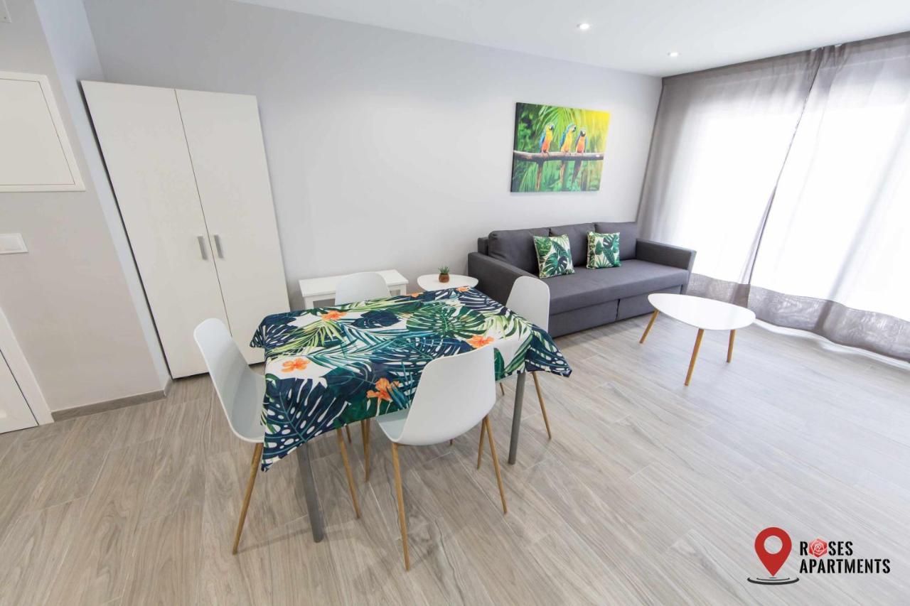Roses Apartments Tropical Loft Vista Mar Lateral Esterno foto